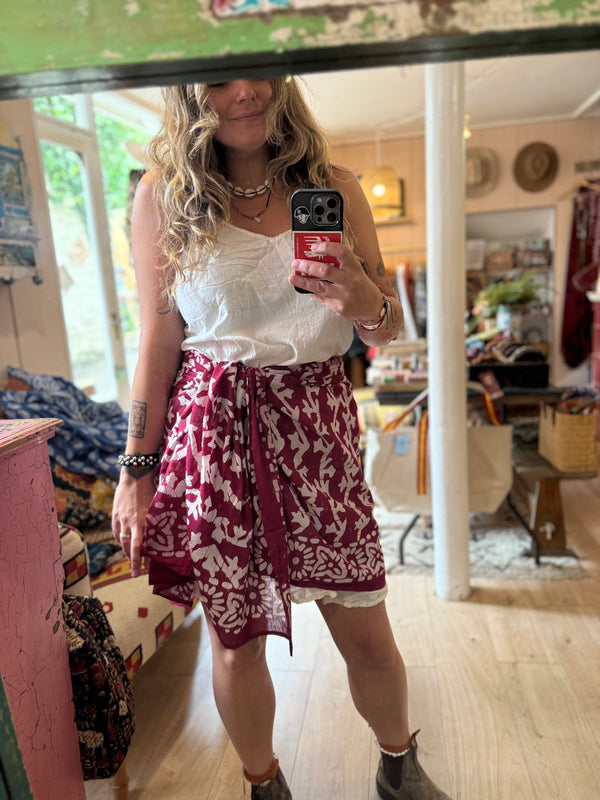 Beach Coverup Sarong Pareo - Maroon White Motifs