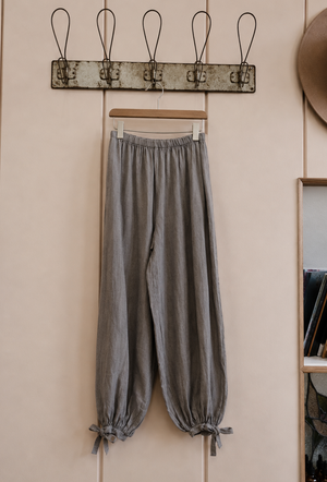 Tie-Bottom Balloon Linen Trousers