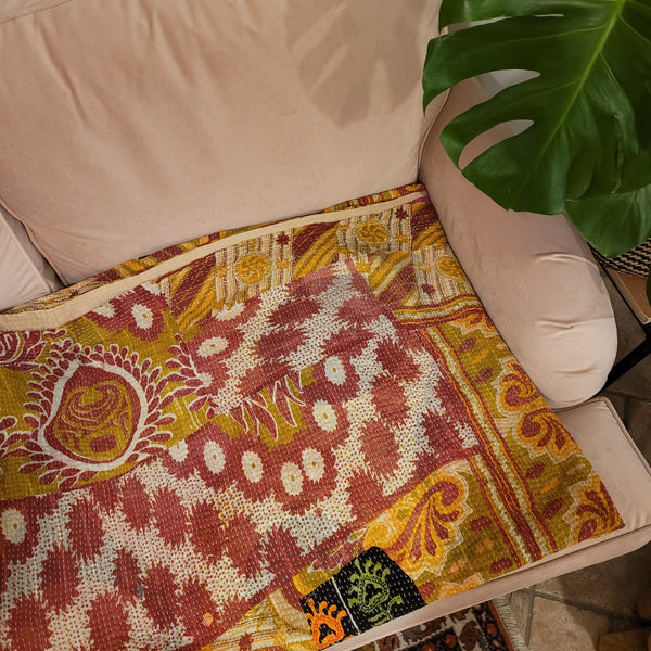 Kantha  throw 4