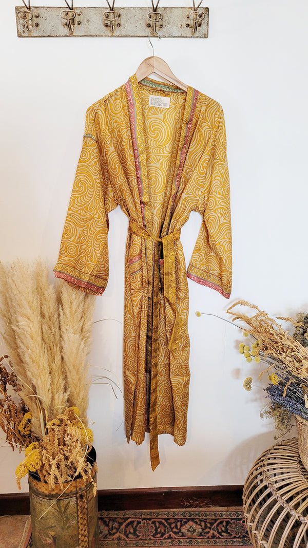 Vintage sari robe